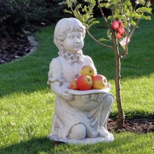 Kislány masnis kosárral