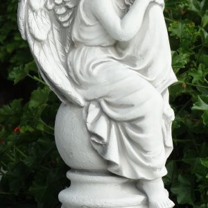 angyal emelvényen 42cm